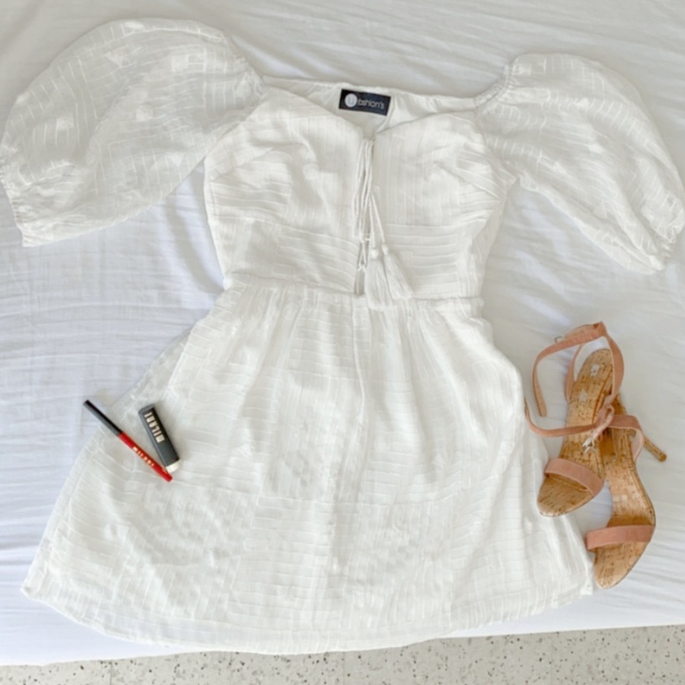 Lu fashions white dress